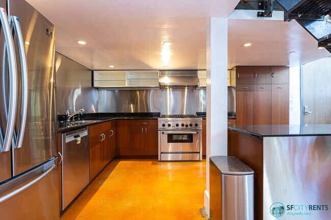 Building Photo - SoMA: Ground Level Conversion Live/Work Lo...