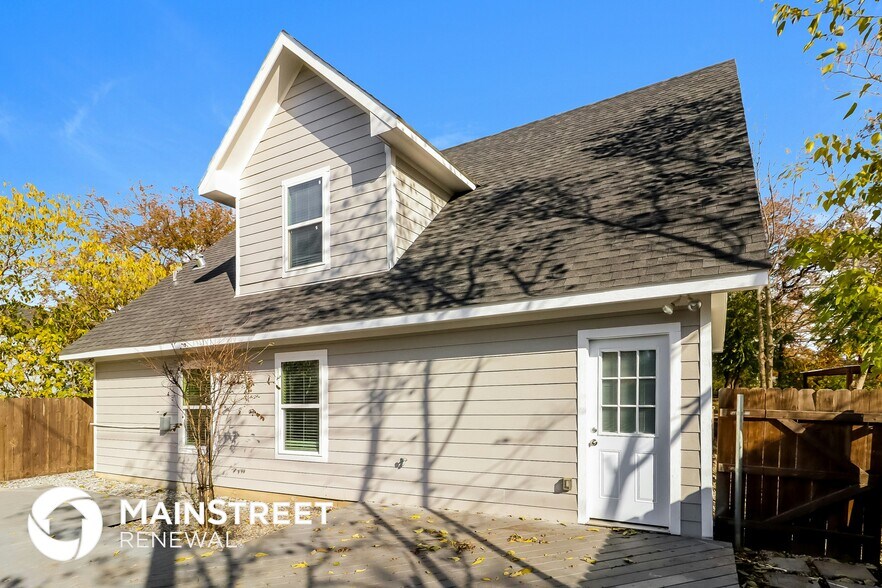 Building Photo - 206 Perry Ave