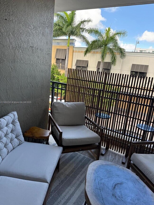 Building Photo - 120 Douglas Rd