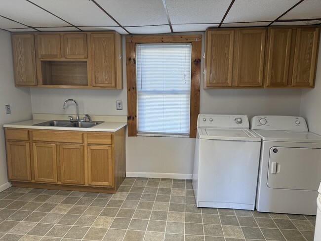 Washer & Dryer in unit - 22 N Maple Ave