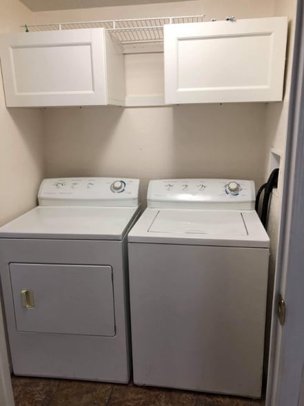 Building Photo - 503 Uhland Rd