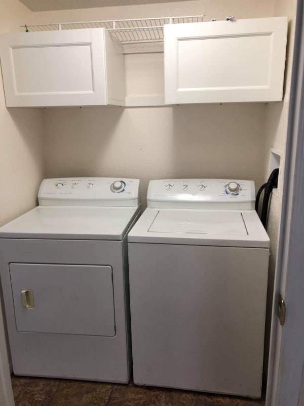 Building Photo - 503 Uhland Rd