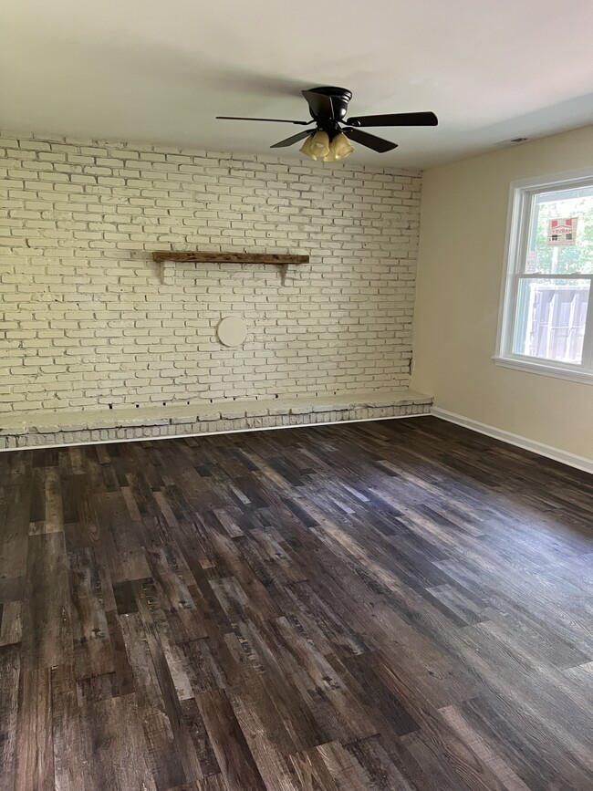 Building Photo - 711 Dennisville-Petersburg Rd