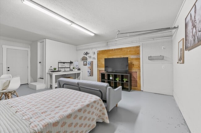 Building Photo - 1106 Oriole Ln