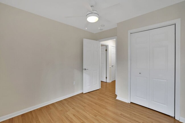 Building Photo - Charming 2-Bedroom Condo in Prime Capitol ...