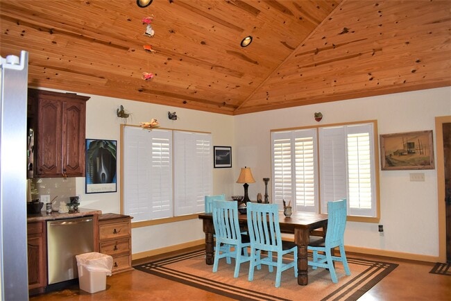 Building Photo - 412 Pecan St