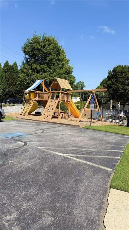 Building Photo - 410 Running Fawn Dr