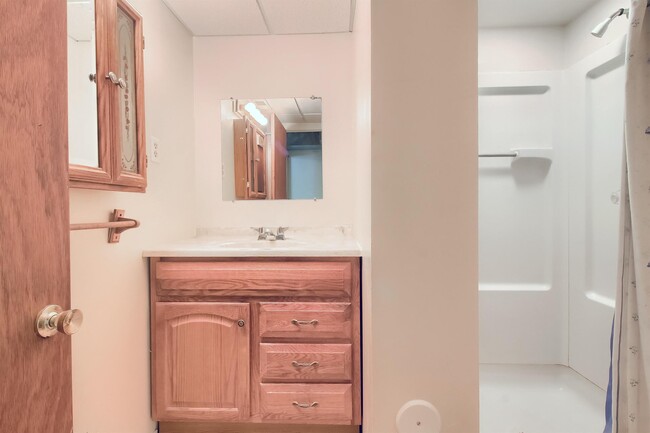 Building Photo - 3084 W Chenango Ave