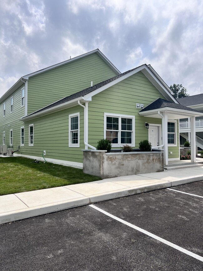 Building Photo - Daly Gardens #43