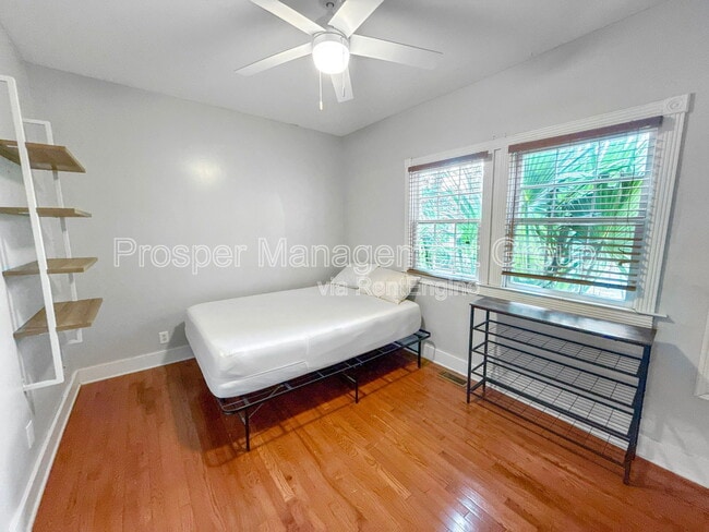 Building Photo - 311 Sumter St