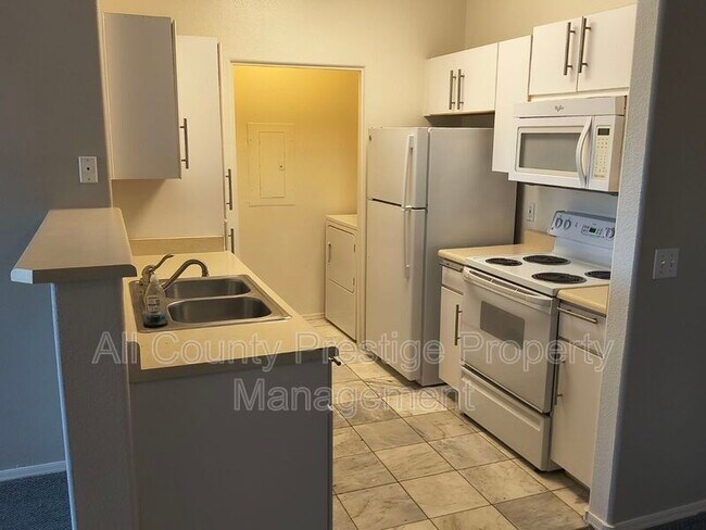 Building Photo - 3302 N 7th St