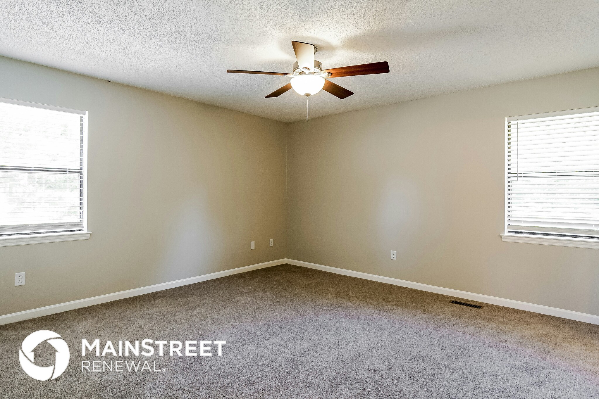 Building Photo - 1629 5 Acre Rd