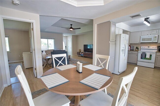 Building Photo - 556 Baffin Dr
