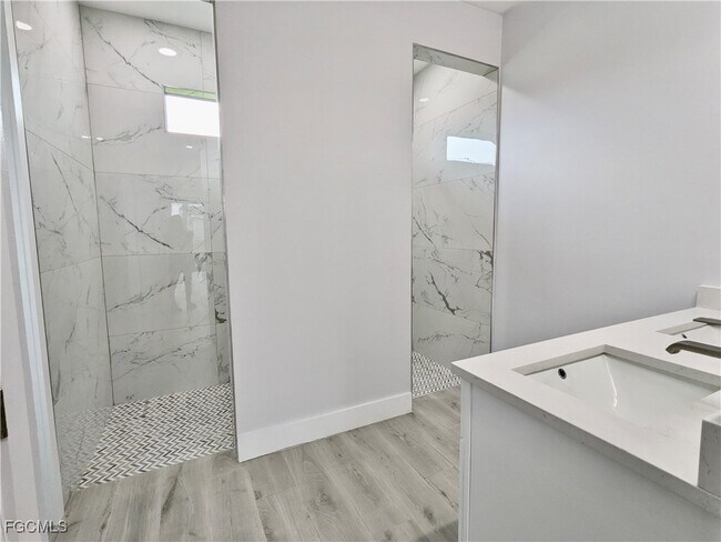 Building Photo - 3027 SW 16th Pl