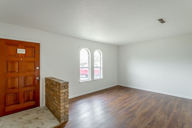 Building Photo - 5770-5772 Taggart Drive