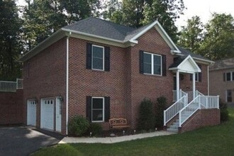 Building Photo - 920 Confederacy Dr