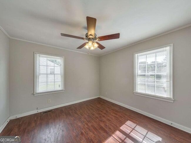 Building Photo - 652 Mozley Dr SE