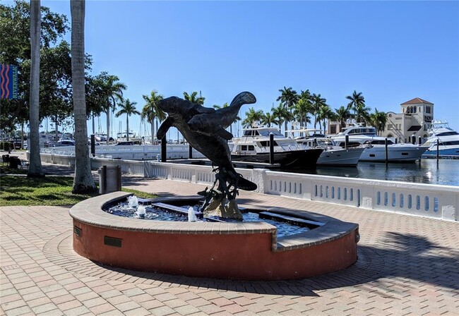 Building Photo - 3963 Lake Bayshore Dr