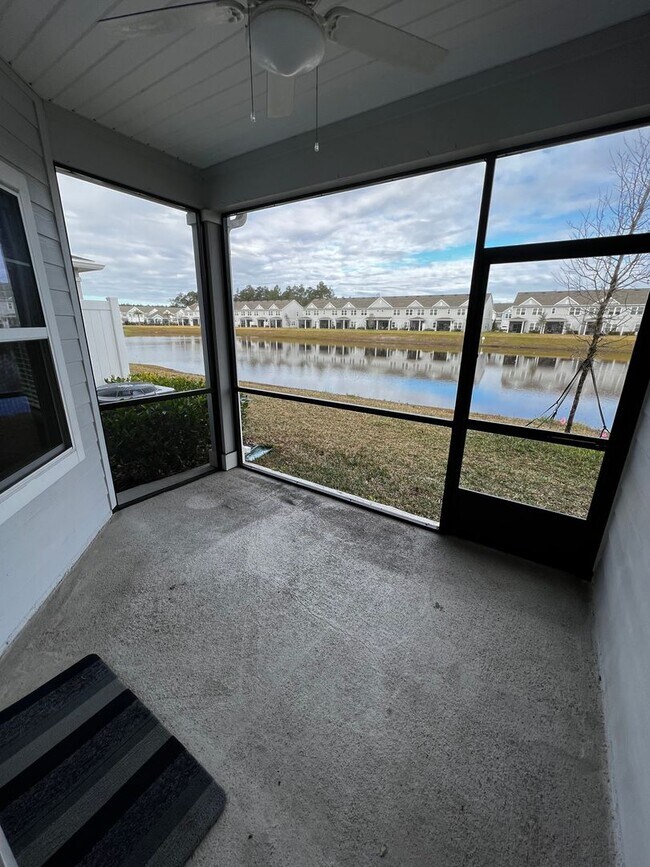 Building Photo - Beautiful 3 Bed 2.5 Bath Townhome with att...