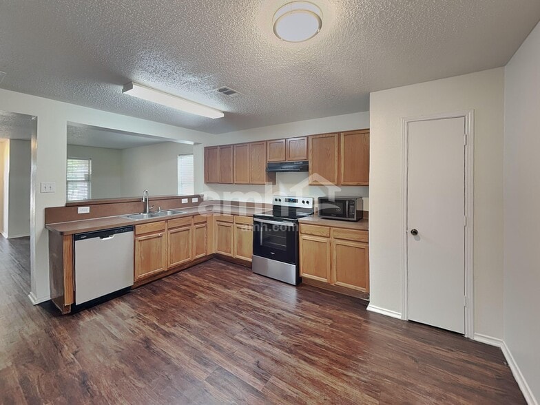 Building Photo - 4026 Holly Leaf Ct