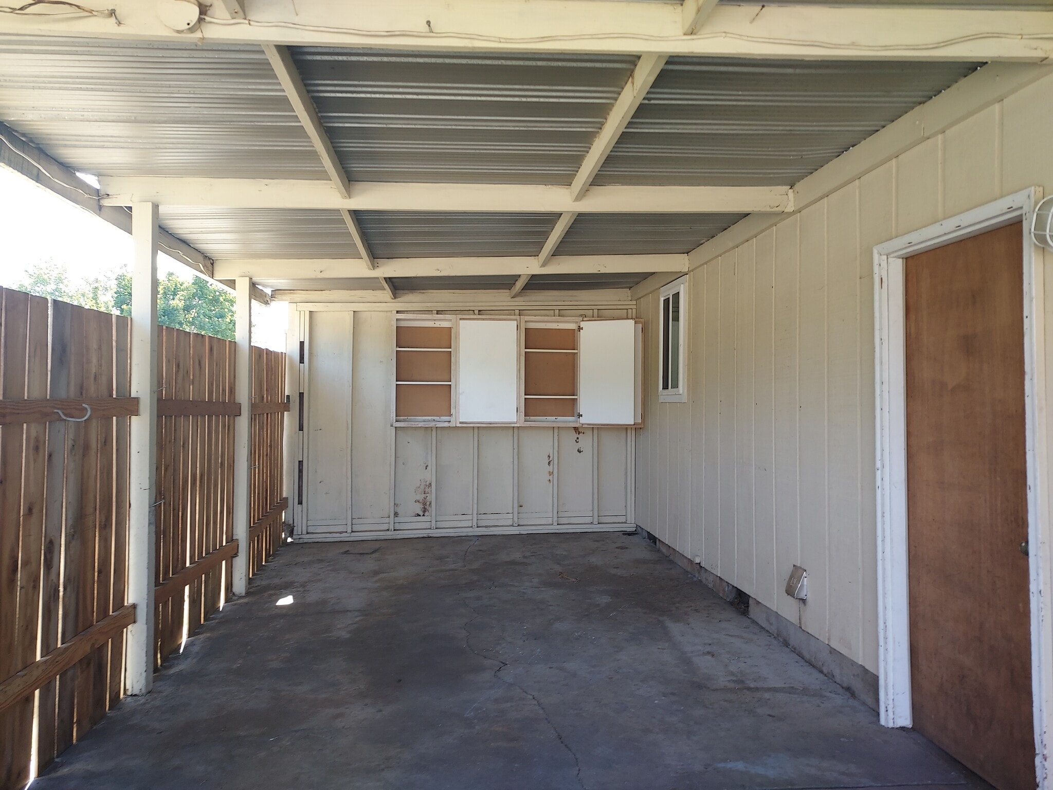 Building Photo - 2145 Primrose St