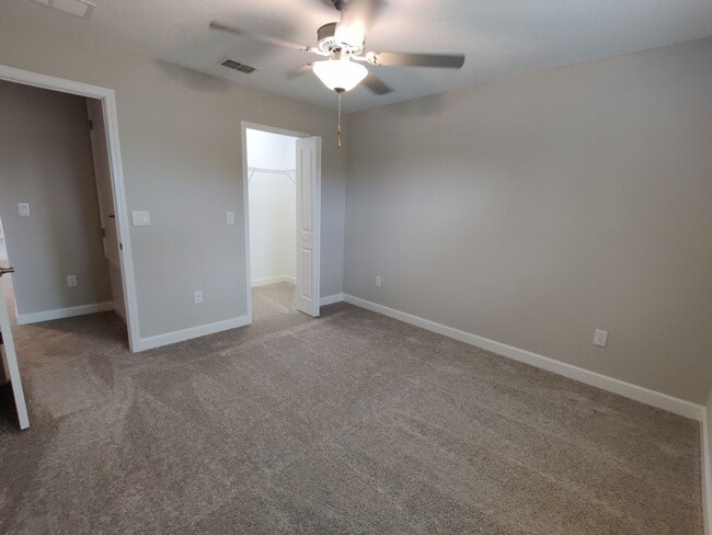 Building Photo - 23270 Willow Glen Way