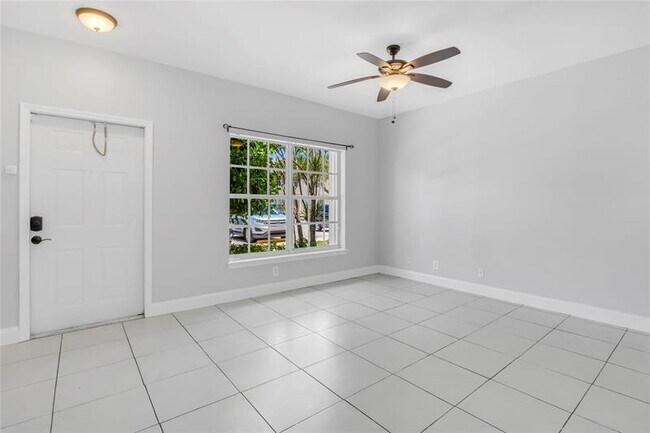Building Photo - 9968 NW 57th Manor