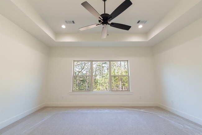 Building Photo - 141 Ridgeview Trl