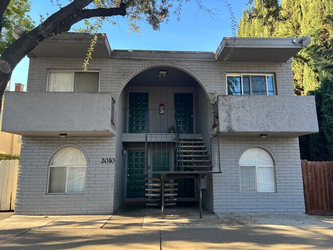 Primary Photo - 2010 18th St