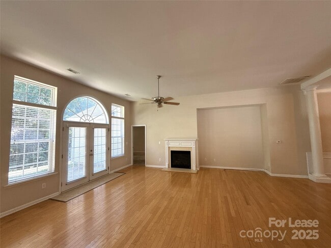 Building Photo - 1697 Lillywood Ln