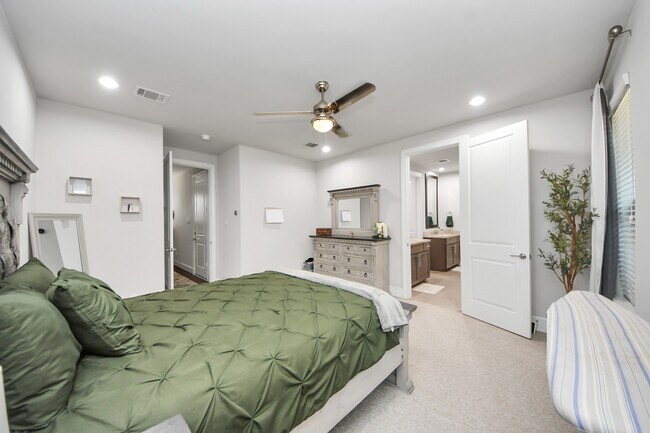 Building Photo - 9614 Riddlewood Ln