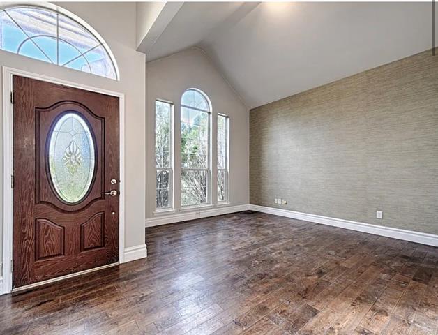 Building Photo - 827 Sunflower Trail