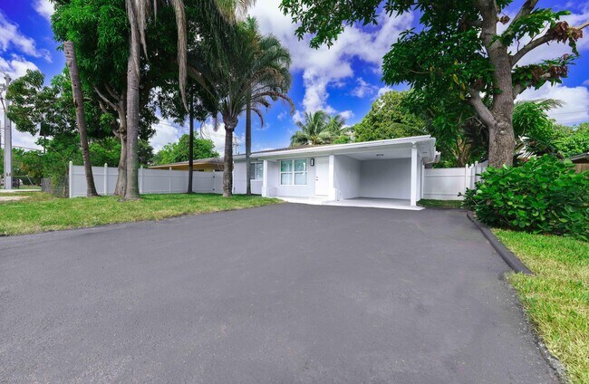 Building Photo - 1405 NW 7th Terrace