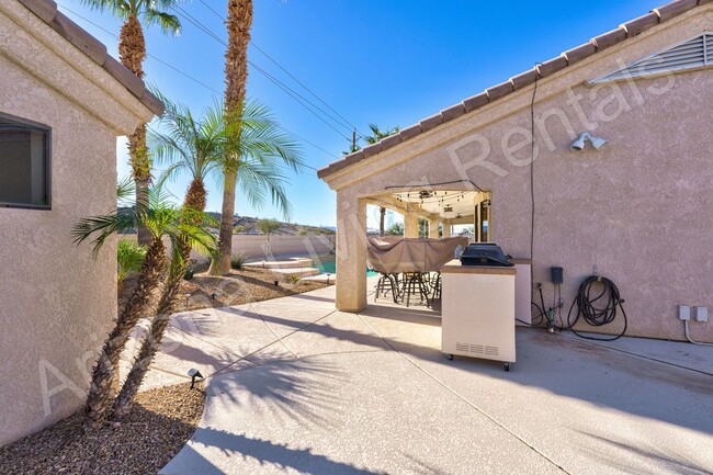 Building Photo - LUXURY POOL HOME