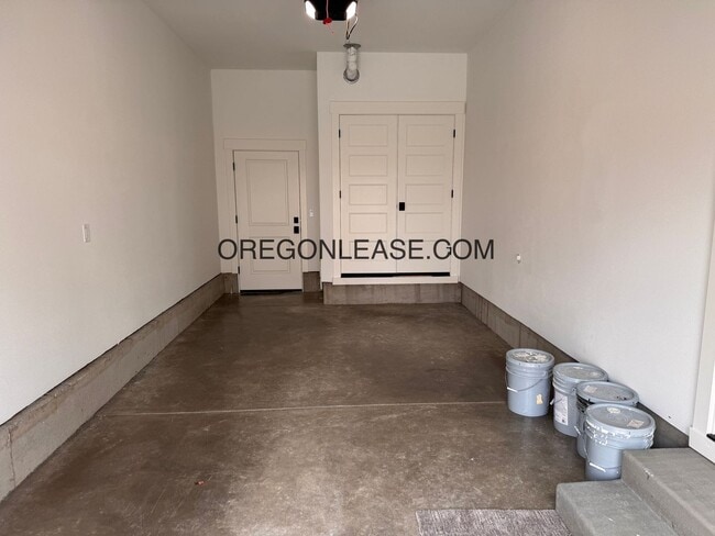 Building Photo - Brand New 3-Bed, 2.5-Bath Townhouse in Coburg