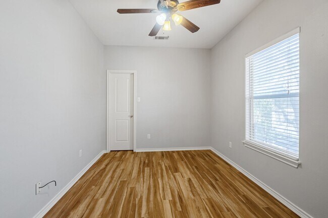 Building Photo - 2906 Pearl St