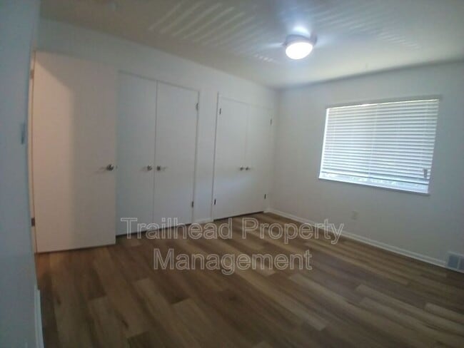 Building Photo - 7801 W 83rd St