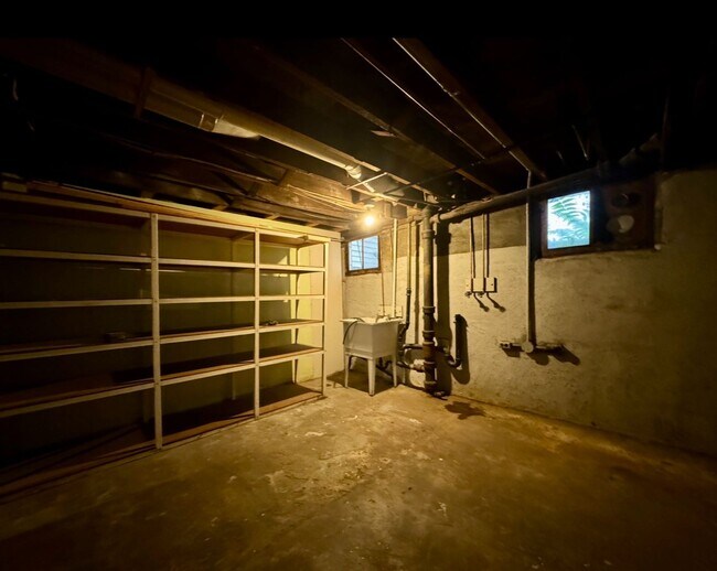 Building Photo - Vintage Living In Montavilla~ Front Porch~ Unfinished Basement~ Large Fully Fenced Yard