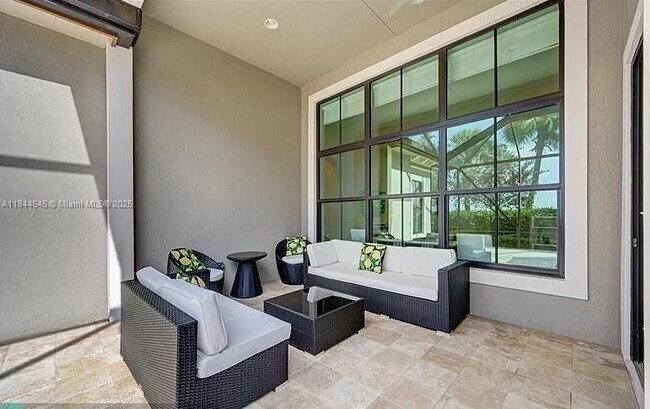 Building Photo - 8855 Watercrest Cir W