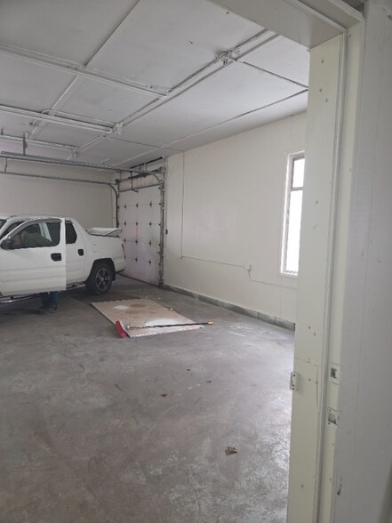 Building Photo - 8464 Cleveland Ave NW