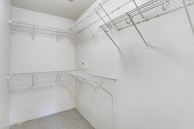 Building Photo - 7137 E Rancho Vista Dr