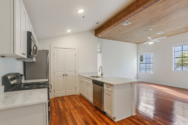 Building Photo - 2215 Second St