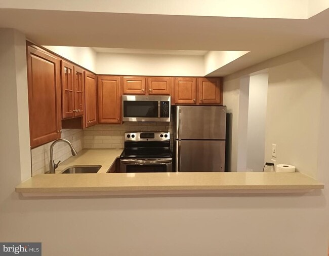 Building Photo - 5700 Chapman Mill Dr