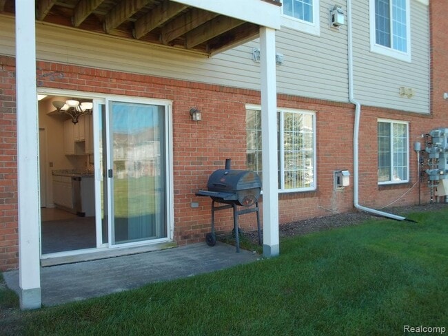 Building Photo - 2009 Monarch Dr