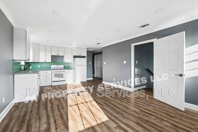 Building Photo - 2632 Annette St