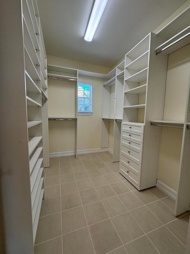Building Photo - 503 N Mallory Cir