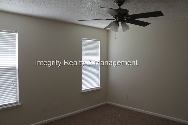 Building Photo - 3 bed/2.5 bath in Lake Asbury