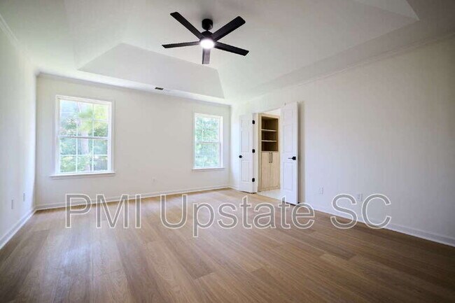 Building Photo - 307 Woodruff Lake Way