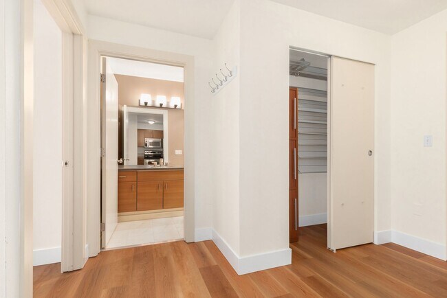 Building Photo - Modern Cap Hill 1 Bedroom with Garage Parking & Laundry Room