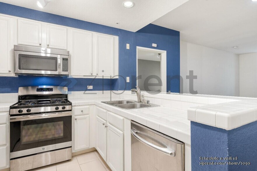 Building Photo - 180 Caldecott Ln